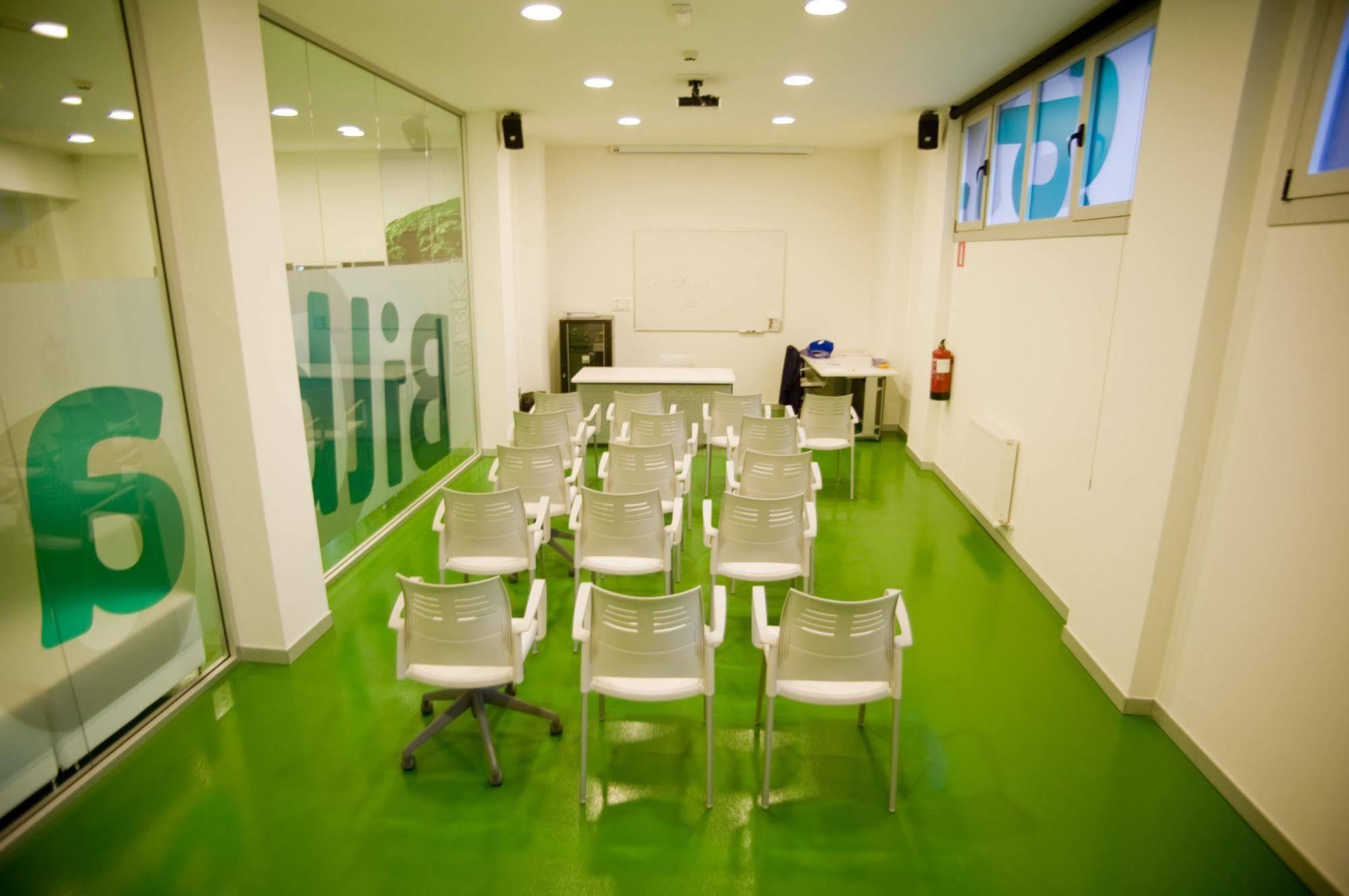 Bbk Bilbao Good Hostel Экстерьер фото